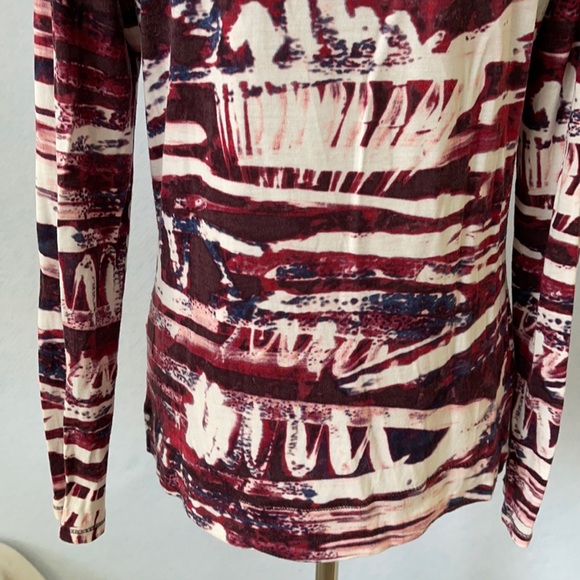 Simply Vera Abstract Long Sleeve Lightweight Tee - Picture 7 of 12